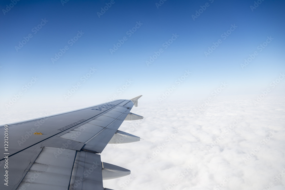 The wing and the sky The wing and the sky