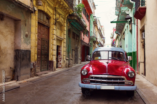 Classic old car on streets of Havana, Cuba © ktea3 Sub1