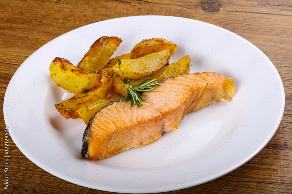 Baked salmon with potato Baked salmon with potato