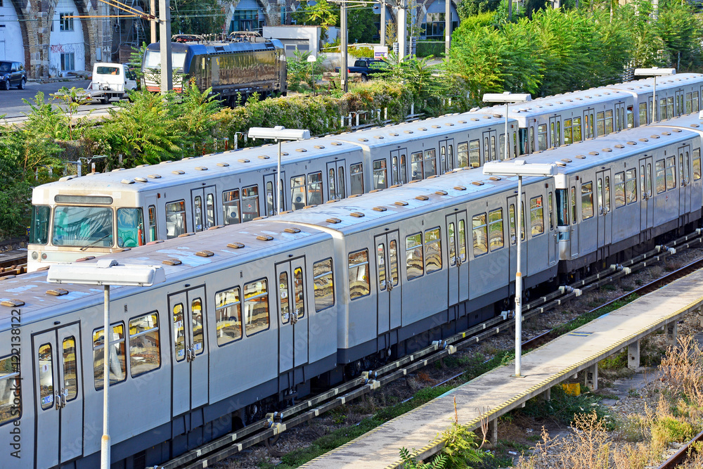 UBahnGarnituren im UBahnhof Stock Photo Adobe Stock