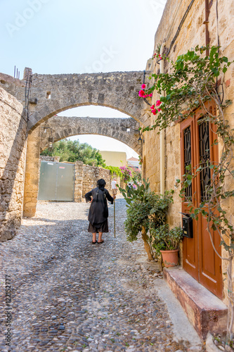 Fototapeta Naklejka Na Ścianę i Meble -  Alte Griechische Frau in Griechenland