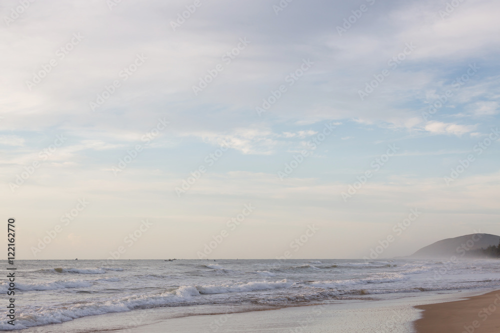 Obraz premium beautiful tropical beach with sand and sea, nature background