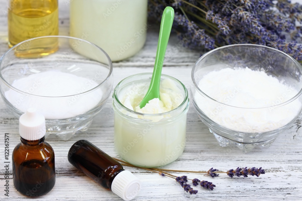 Antibacterial and natural homemade deodorant made from coconut oil