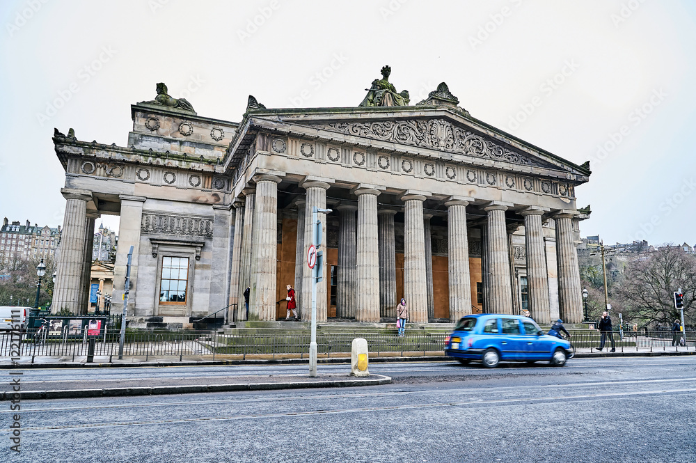 Fototapeta premium Edinburgh, View of the city, several monuments and the Castle, 