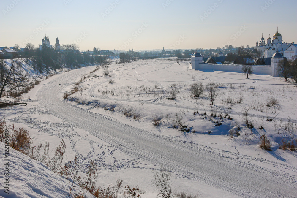 Pokrovsky Monastery Suzdal Kamenka River Valley Ski track in winter