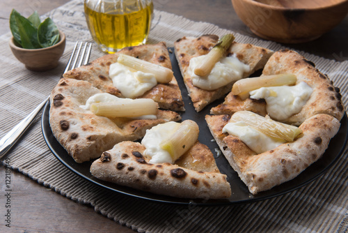 Tableau sur toile Sliced pizza gourmet