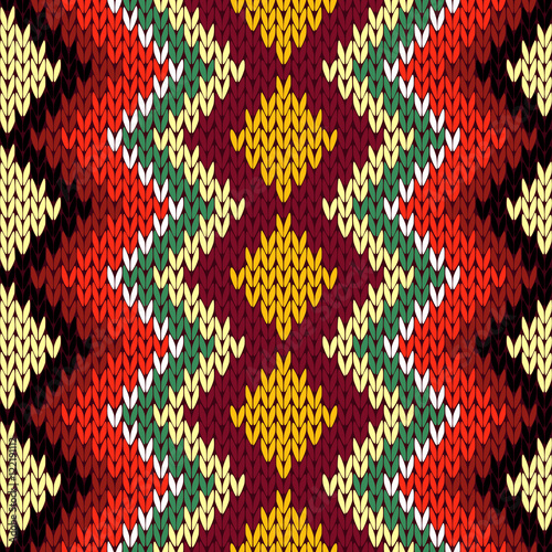 Knitting seamless geometric multicolor pattern