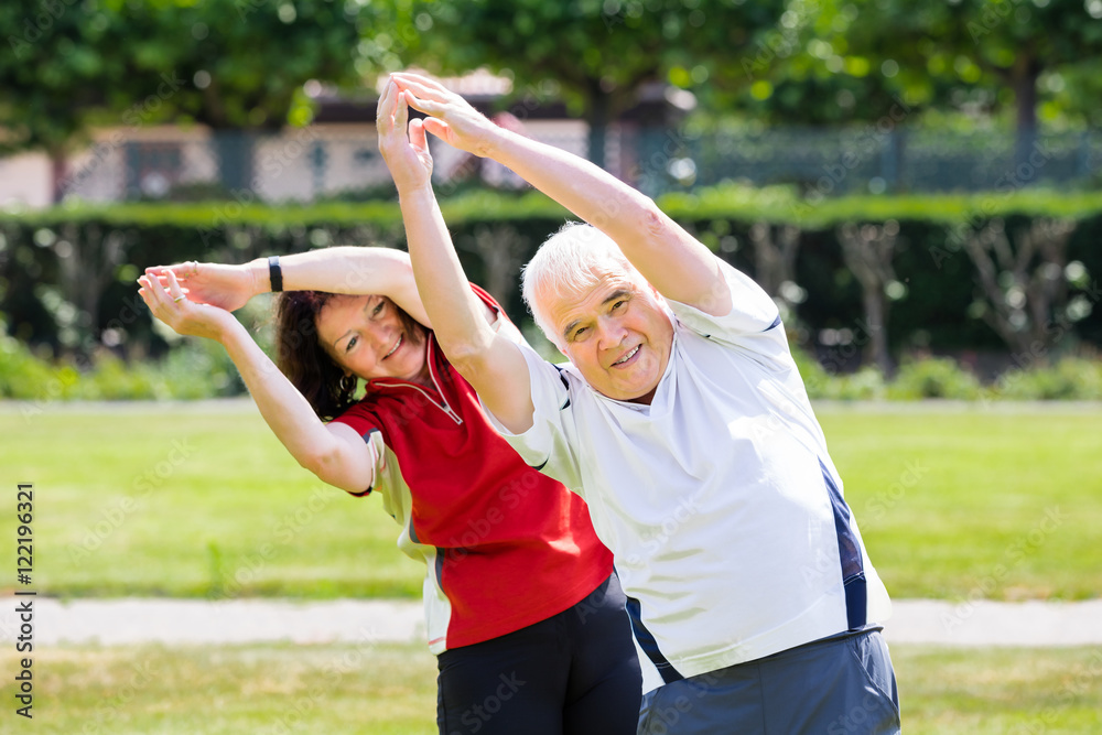 Obraz premium Senior Couple Exercising