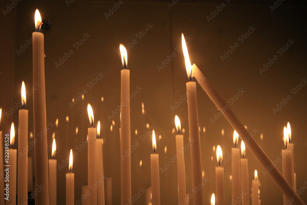 Cierges. / Candles. Cierges. / Candles.