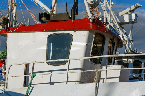 Details of an old sailing ship © RokaB