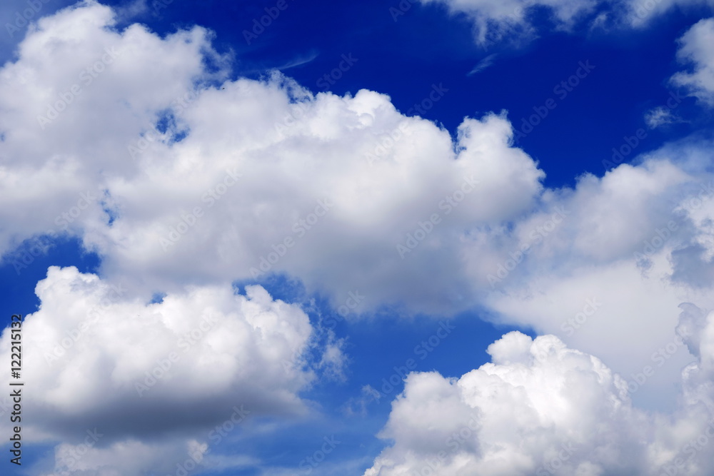 Fototapeta premium Blue Sky with Clouds