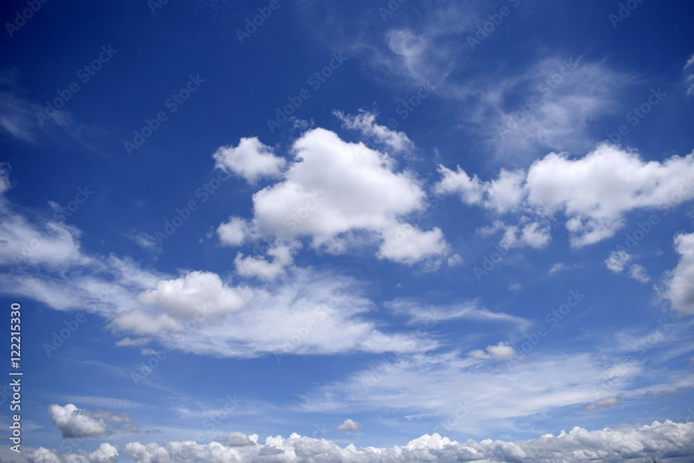 Fototapeta premium Blue Sky with Clouds
