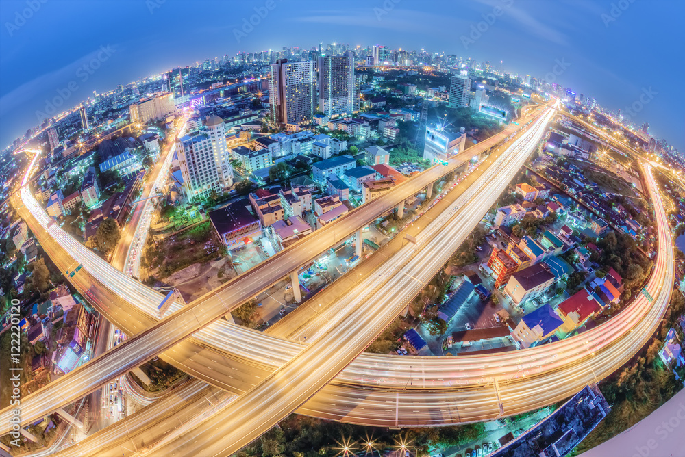 Φωτογραφία Aerial view of the express way over Bangkok city scene with city light