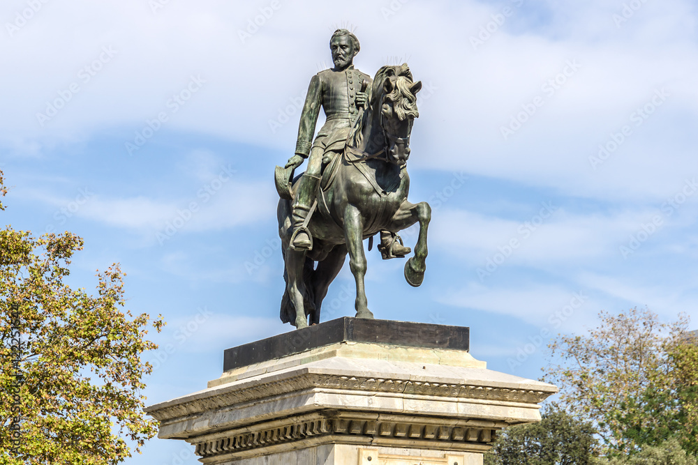 Fototapeta premium Statue of Joan Prim i Prats (1887) Parc Ciutadella. Barcelona.