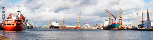 Schiffe im Hafen von Bremerhaven, Panorama