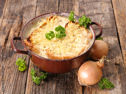 onion soup with bread and cheese