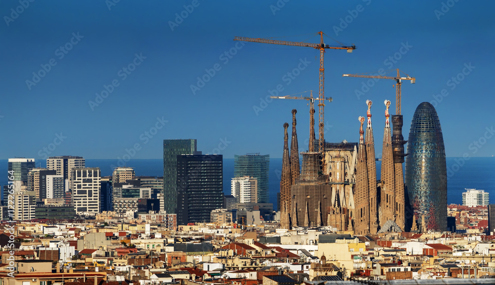 Fototapeta premium Barcelona skyline, Spain