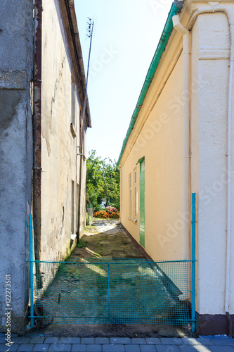 Passage between the house © Sapnocte