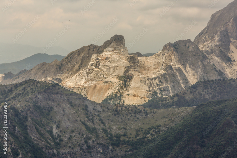 Italien,Toscana,Riviera,ApuinischeAlpen, Versilia, Marmor, Steinbruch, Berge, Wolken, Bergarbeiter, weißer Marmor, Michelangelo, Marmorgebiet, Massa, Marmorbruch, Mamorblock, Blöcke, 