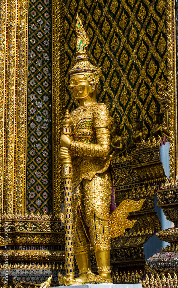 Thai style giants