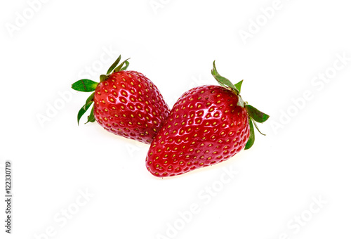 Obraz na płótnie Fresh strawberry isolated on white background w salonie
