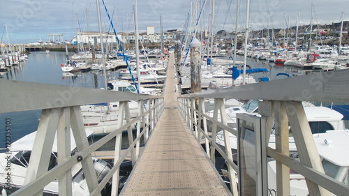 Pont sur le port
