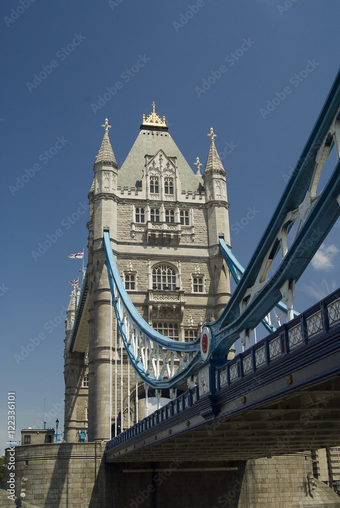 Obraz premium The Tower Bridge in summer II.