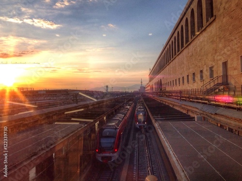 Veduta dalla vetrata della terrazza di Stazione Termini di Roma photo