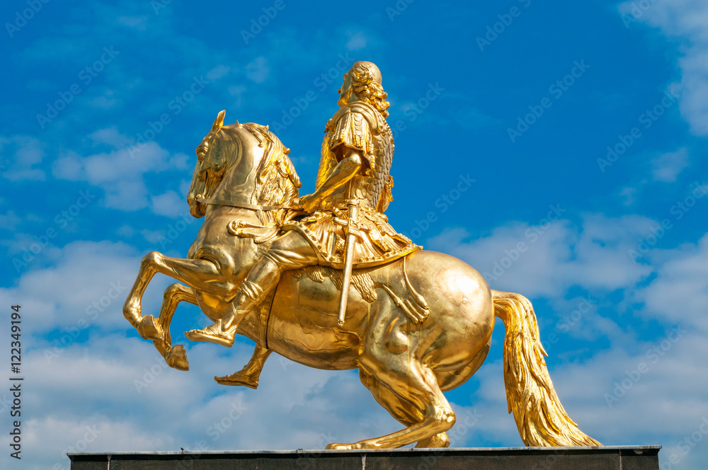 Fototapeta premium Goldener Reiter, the statue of August the Strong in Dresden, Germany