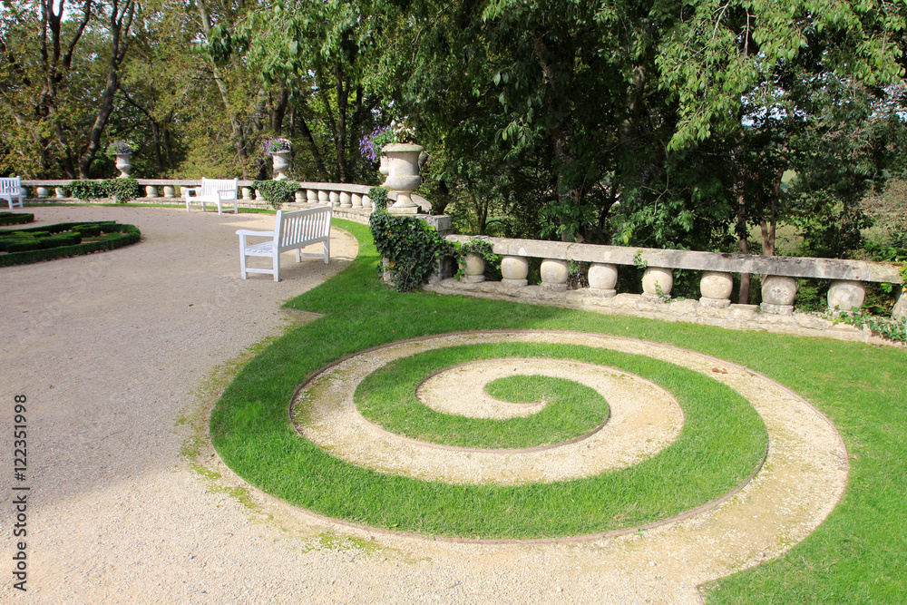 Spirale de gazon / Jardin à la française