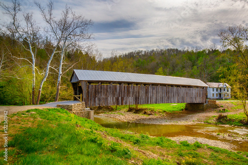 Fotografie Cabin Creek or Mackey- Hughes Farms Covered Bridge