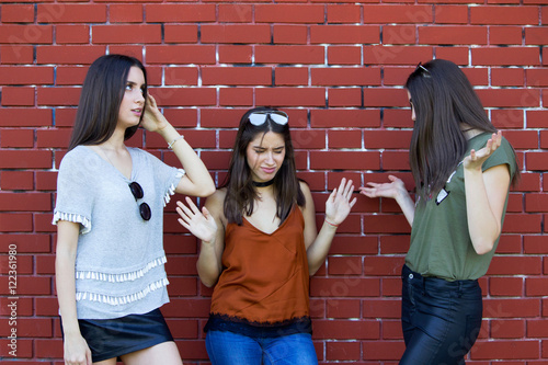 girls fiight problems