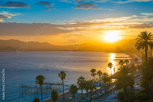 Платно Cannes bay French riviera at sunset. France.