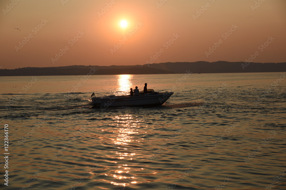 tramonto persone al tramonto guardare il tramonto cigno al tramonto mare lago estate spettacolo natura sole, tramonto persone al tramonto guardare il tramonto cigno al tramonto mare lago estate spettacolo natura sole,