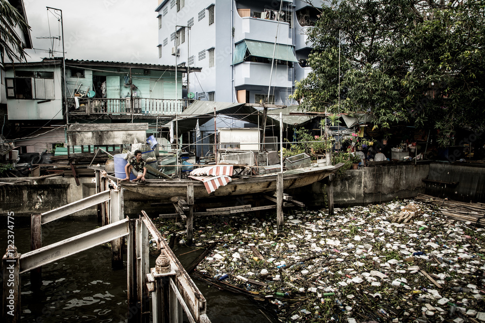 Obraz premium Dirty in the city