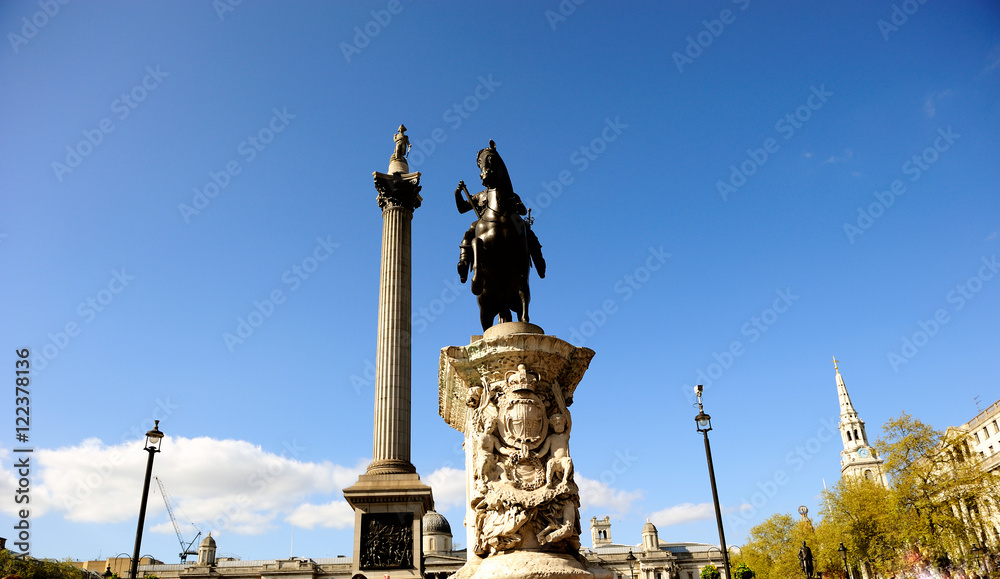 The monument to the great fire of London, England