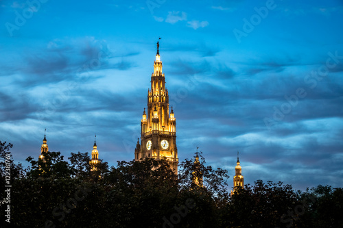 Wiener Rathaus am Abend beleuchtet photo