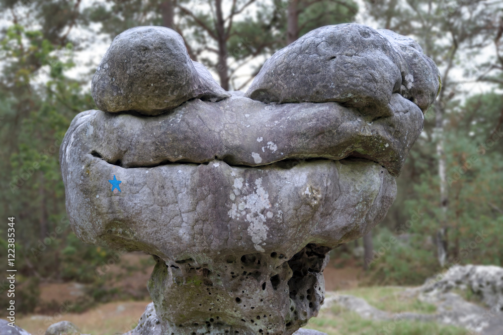 Le sphinx des druides rocher de Fontainebleau Le sphinx des druides rocher de Fontainebleau