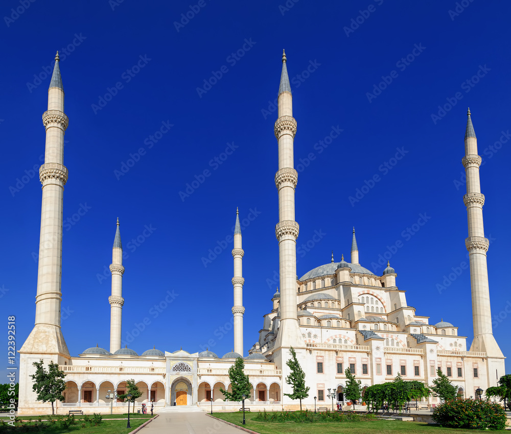 Fototapeta premium Sabanci mosque in Adana, Turkey