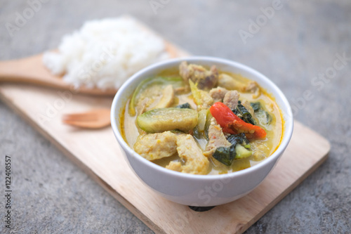 green curry ready for serve with rice