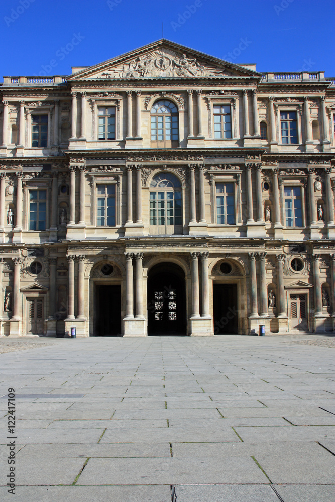 Pavillon de la Cour Carrée du Louvre à Paris, France