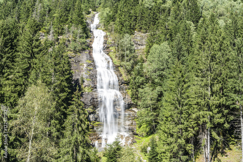 Wasserfall in Malta in Österreich als Naturspektakel - in Langzeitbelichtung