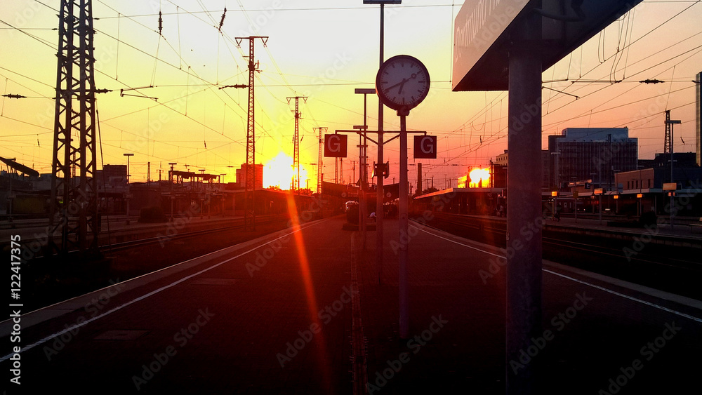 Sonnenaufgang am Dortmunder Hauptbahnhof
