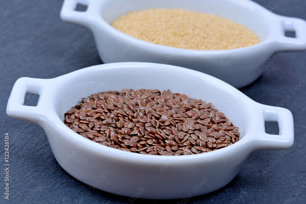Bowls with flaxseeds and amaranth Bowls with flaxseeds and amaranth