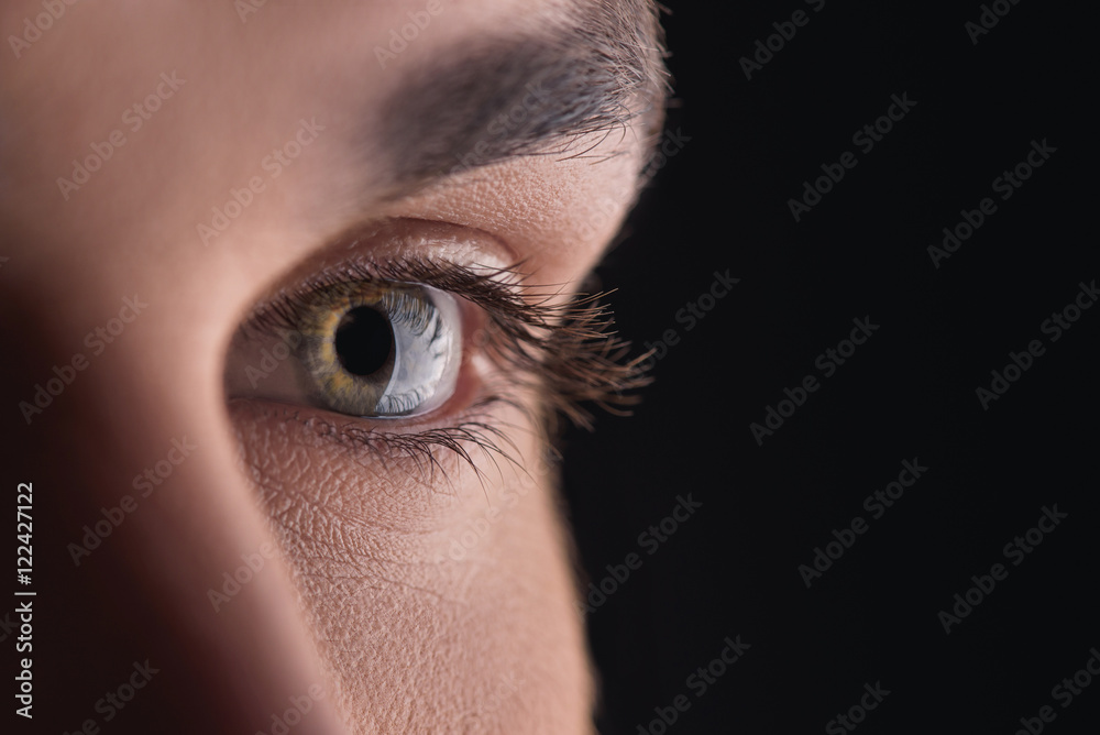 Naklejka premium Young man looking at something