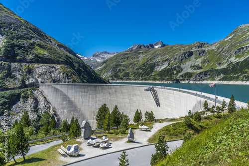 Staumauer Kölnbreinsperre mit Stausee bei Malta in Österreich