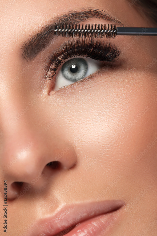Beautiful woman with eyelash extension - obrazy, fototapety, plakaty 