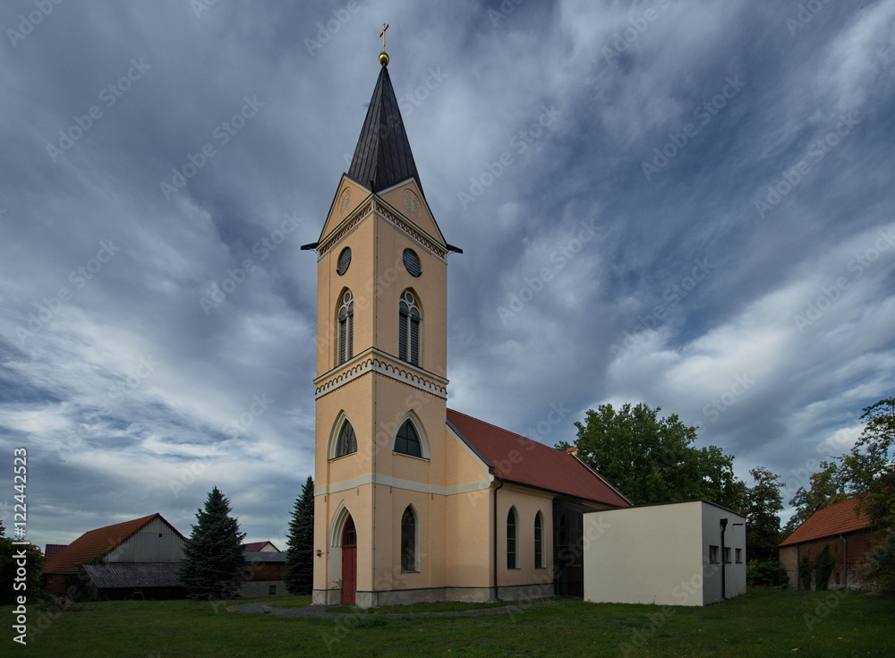 Dorfkirche Rieben mit Anbau für Sozial- und Sanitärräume