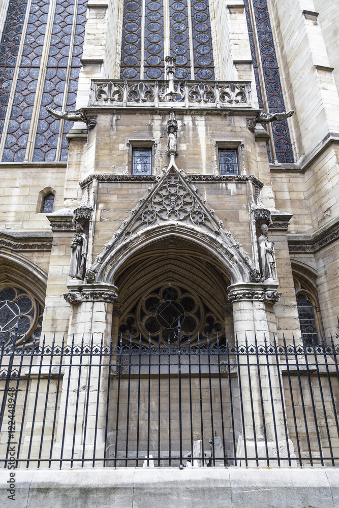 Detail of the facade of the Sainte- Chapelle