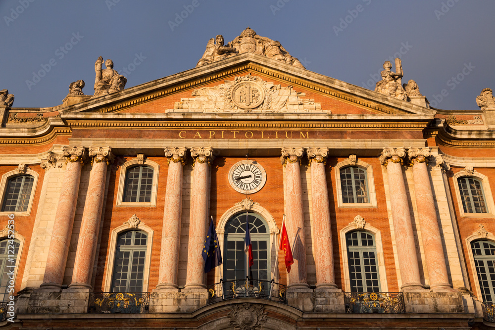 Obraz premium The city hall of Toulouse, France on a spring evening. 